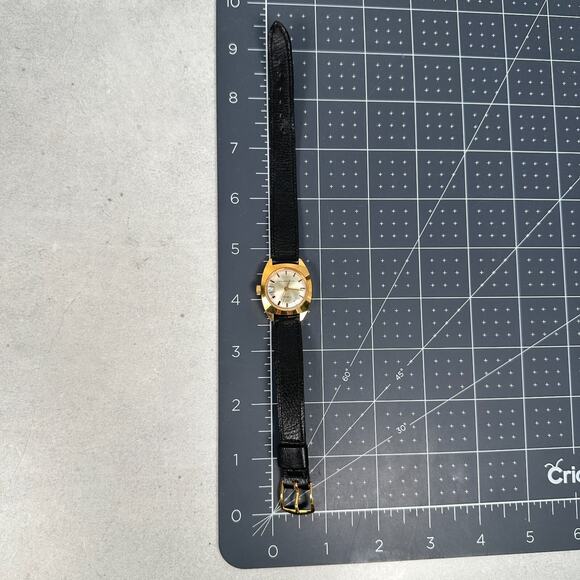 VTG Timex Watch Womens 25mm Manual Wind Date Gold Tone Black Band Working - Picture 13 of 13